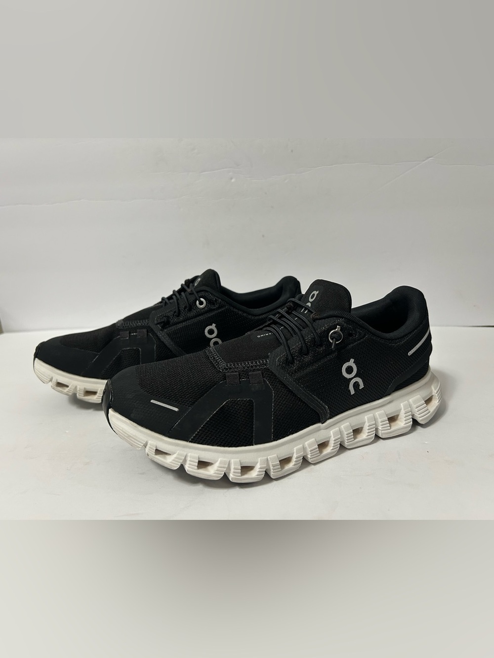 On Running Cloud 6 Black White Sneakers Shoes Women’s Size 7.5